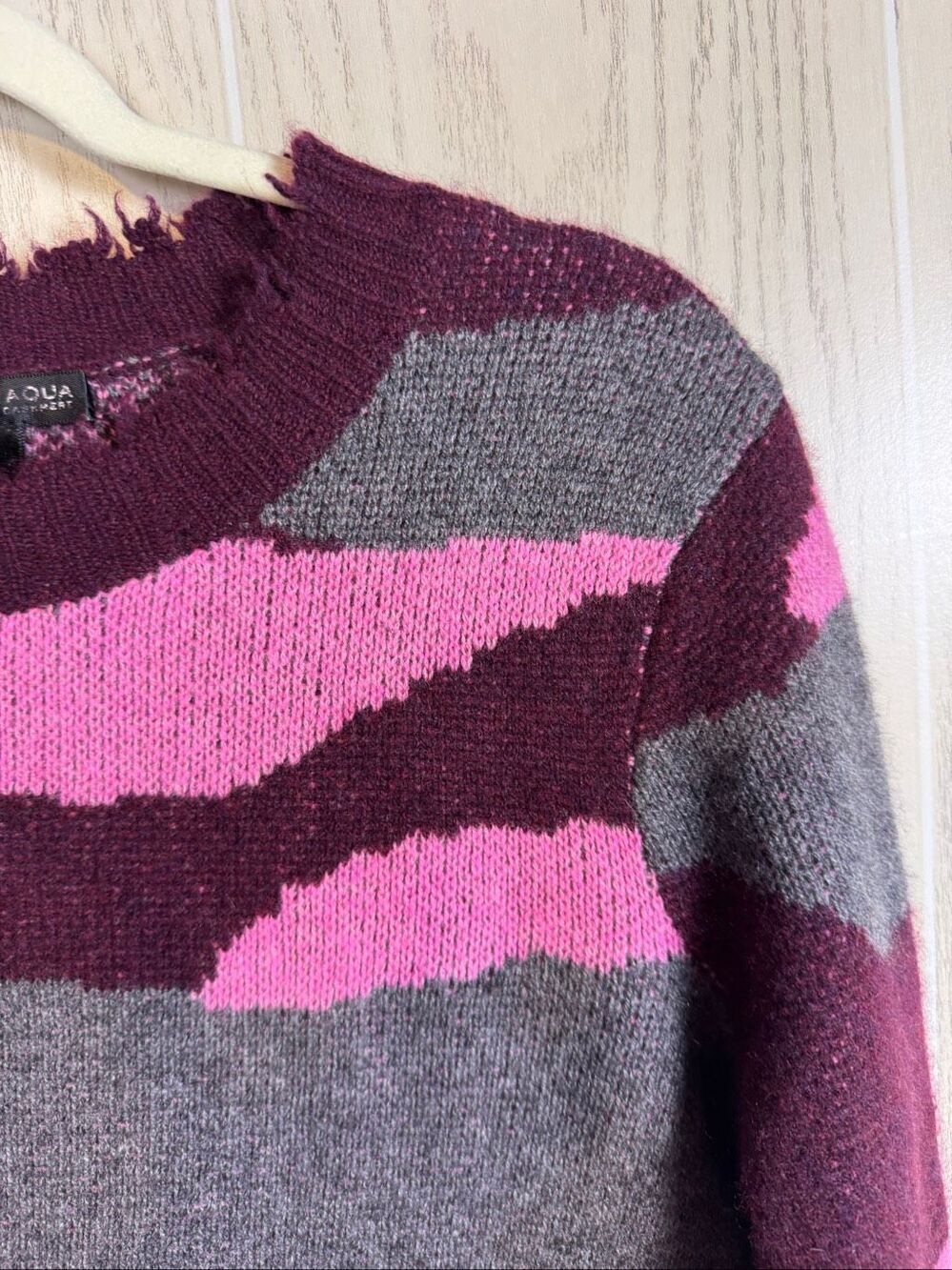 Aqua 100% Cashmere Sweater Camouflage Size Medium Pink Purple Gray Distressed - Picture 5 of 8